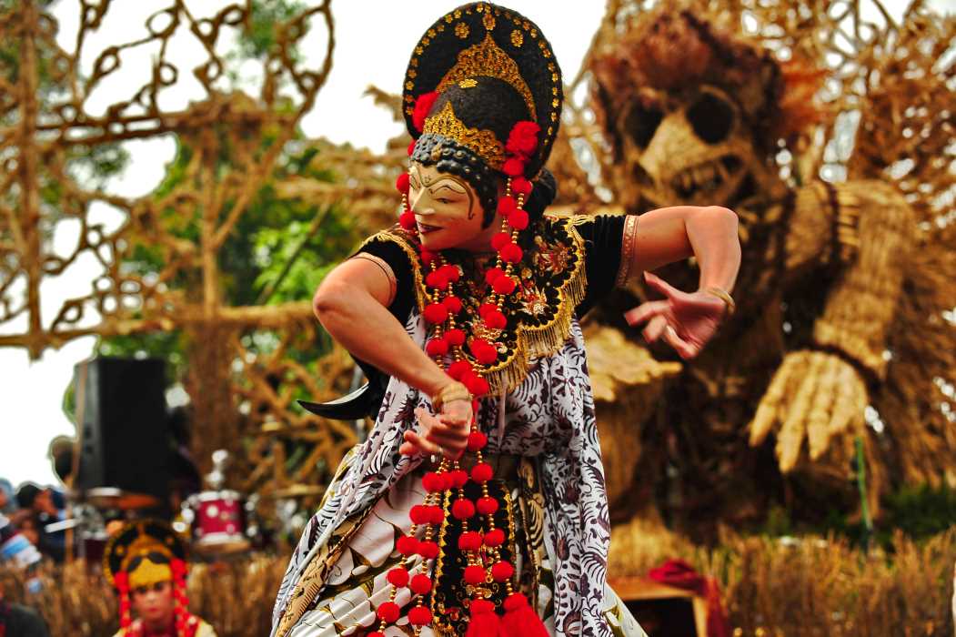 Tari Topeng Indramayu